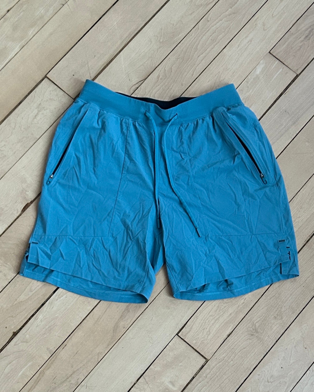 LuluLemon Running Shorts - Medium - Quick Thrifts